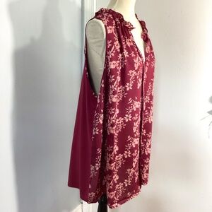 NWT 41 HAWTHORN WOMAN PLUS 3X LIGHT BURGUNDY MIXED MEDIA FLORAL SLEEVELESS BLOUS